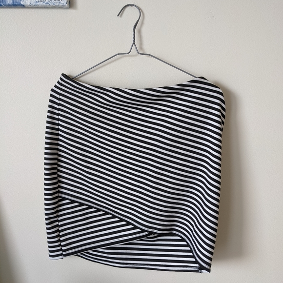 Zara mini skirt - Picture 1 of 3